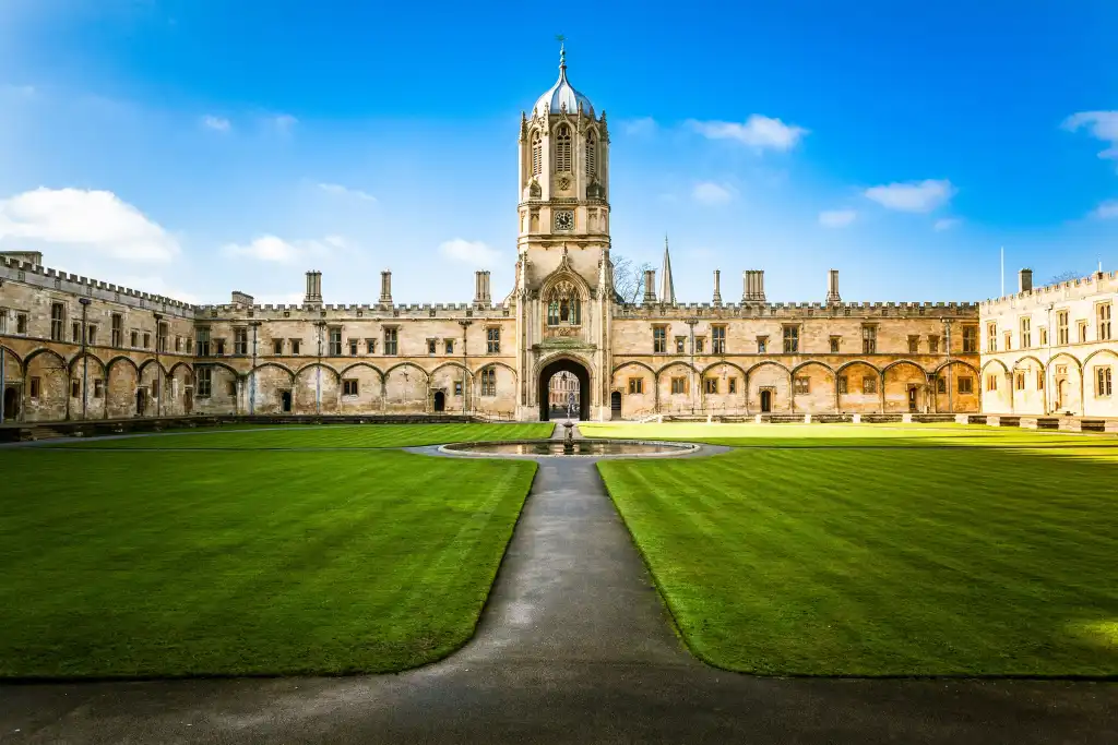 uk united kingdom england oxford university of oxford christ churchs tom tower tom quad and college by zodebala gettyimages 172469072 2400x1600 100807360 orig